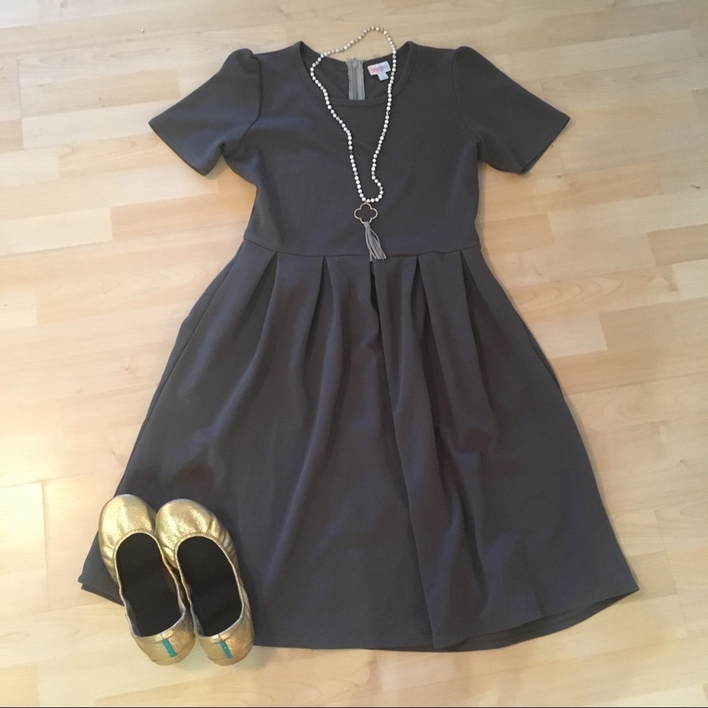 Charcoal Gray Amelia + Marbled Necklace Bundle